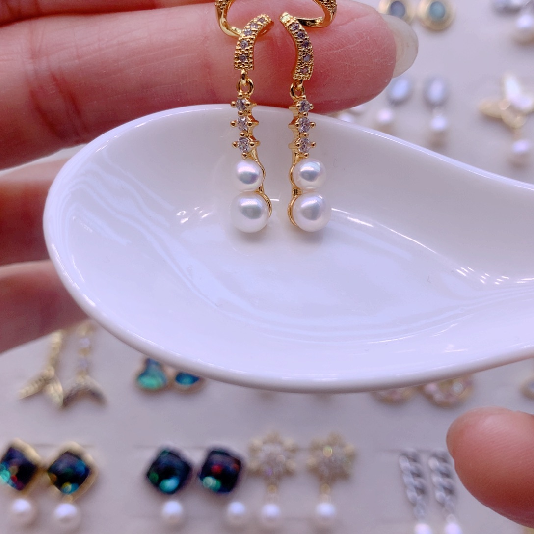 淡水珍珠合金耳饰