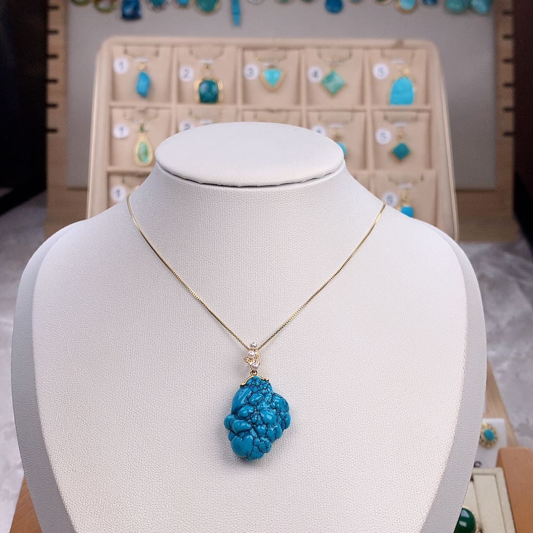 绿松石颈饰18K金镶嵌