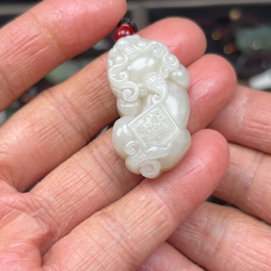 和田玉吊坠未镶嵌