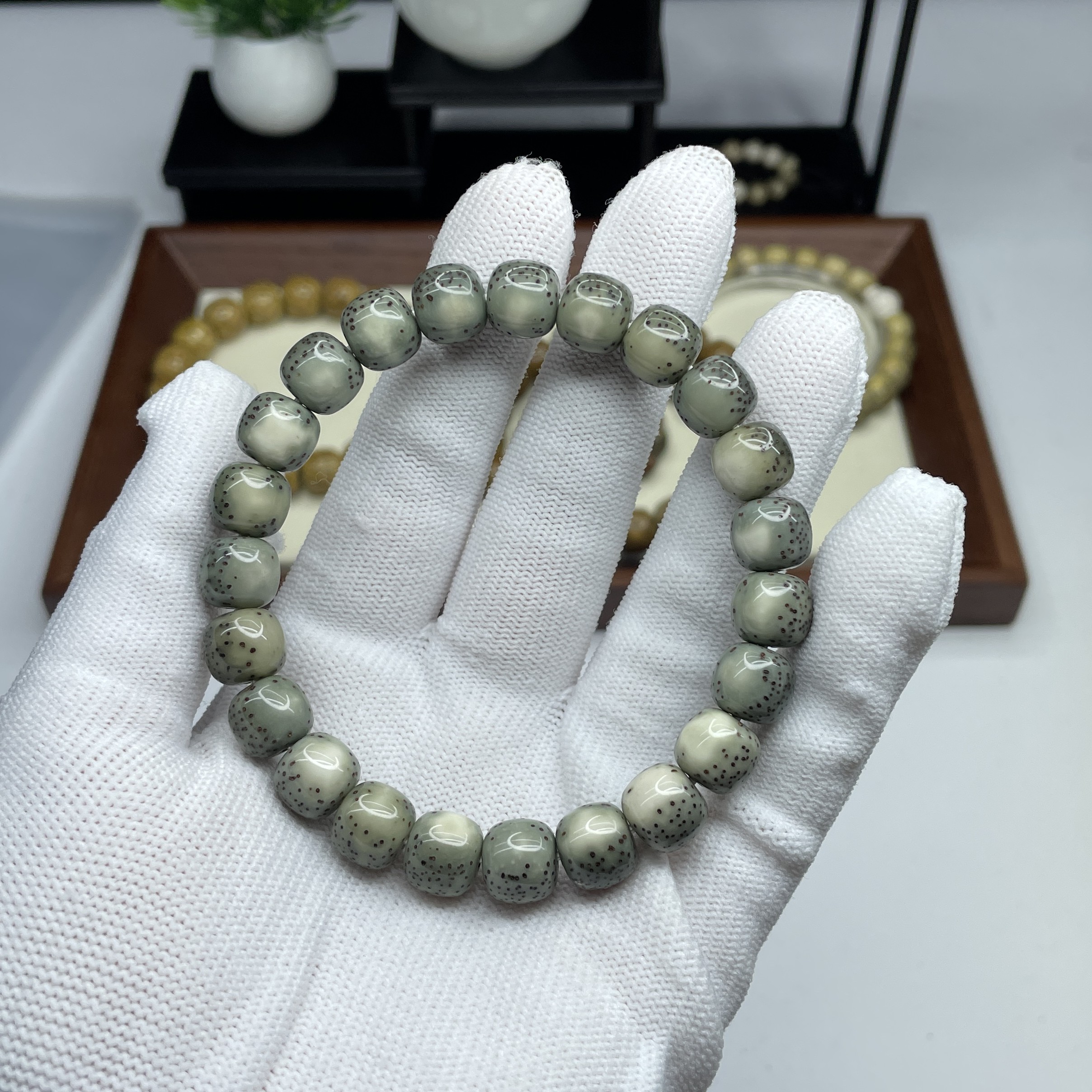 海南星月菩提手串收藏级10×9糯冰河豚毕业货 大留白 绿冰河豚