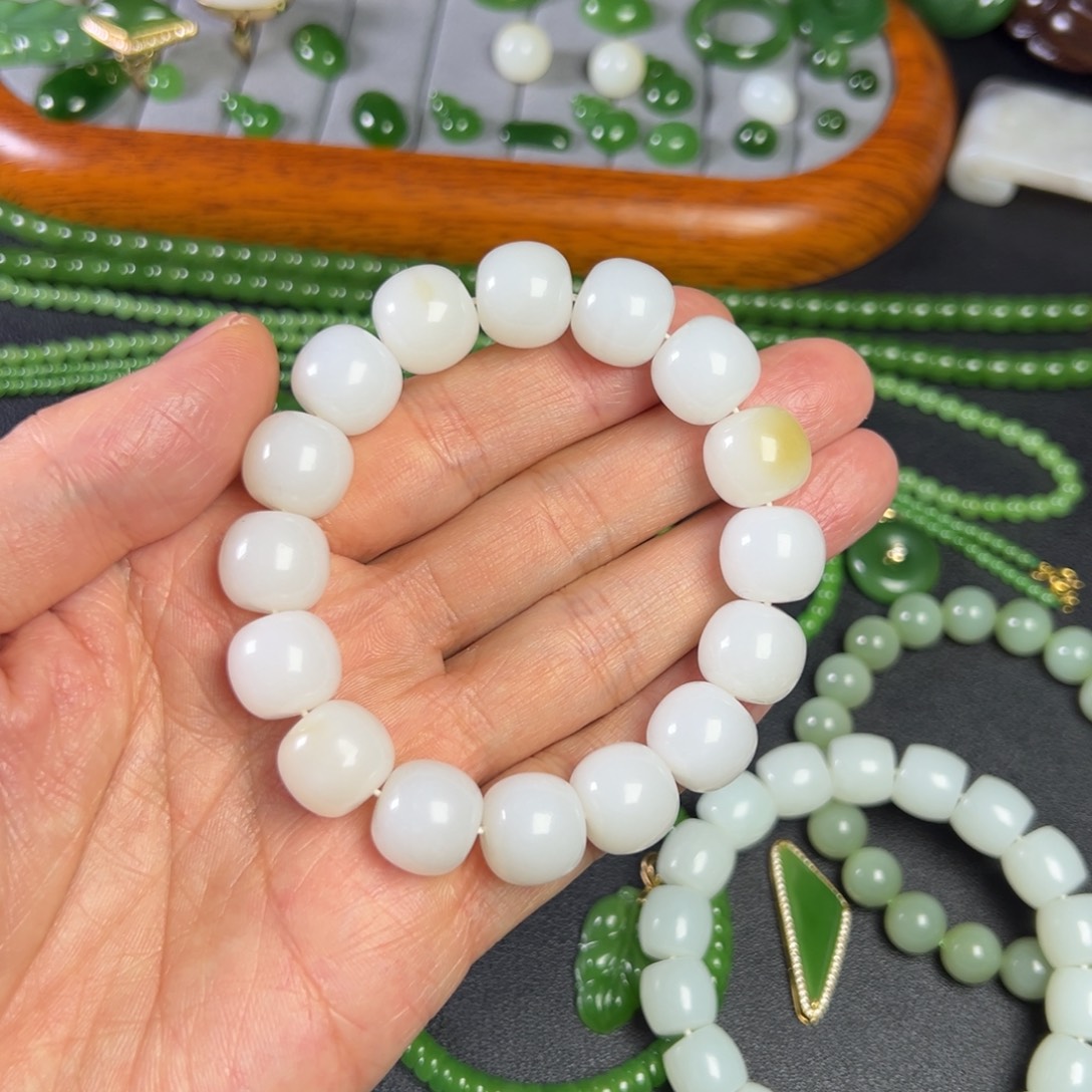 和田玉（青玉）未镶嵌手链