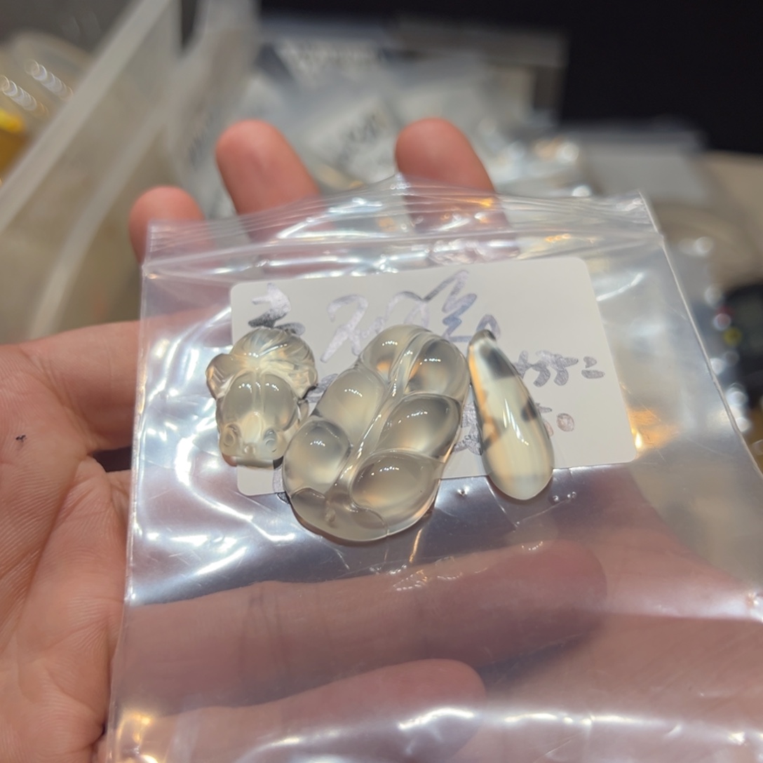 春***晚玛瑙/玉髓合金手镯2单发3个，其中叶子88