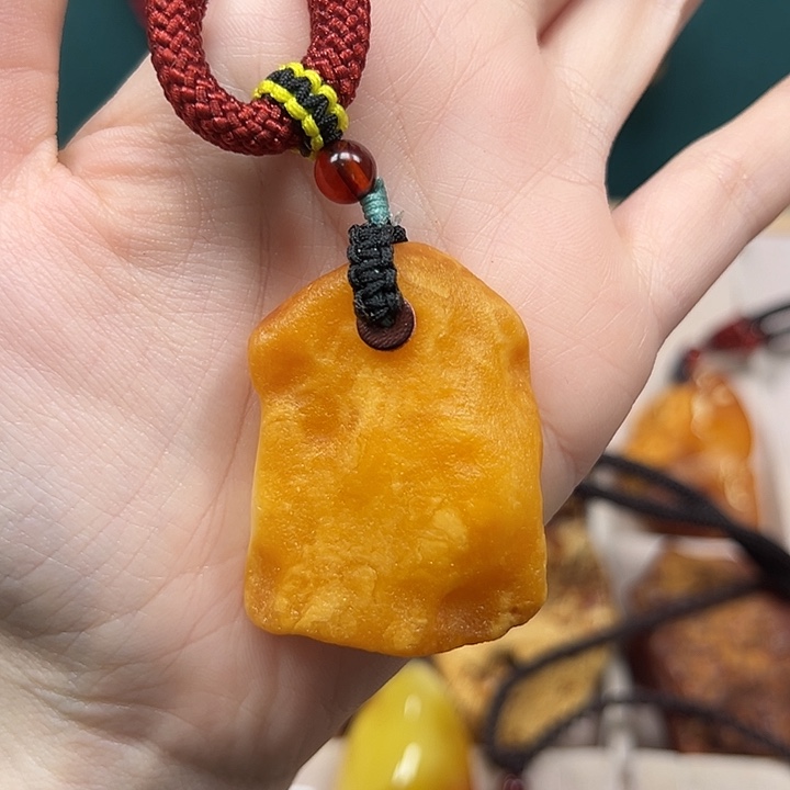 琥珀珠宝奇石未镶嵌