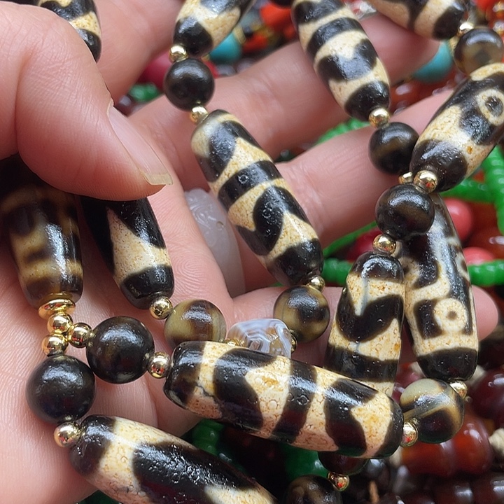 泉***水玛瑙/玉髓未镶嵌颈饰