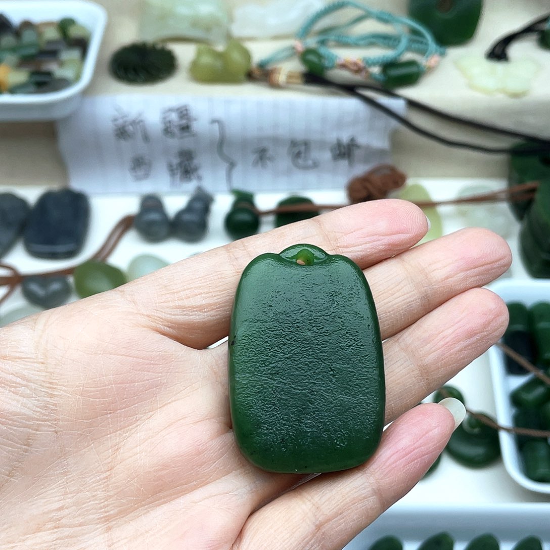 颈饰未镶嵌和田玉张**米