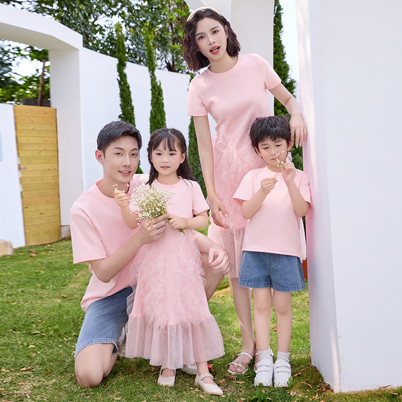 亲子装一家四口高级感不一样的三口全家装夏季旅游度假母女连衣裙