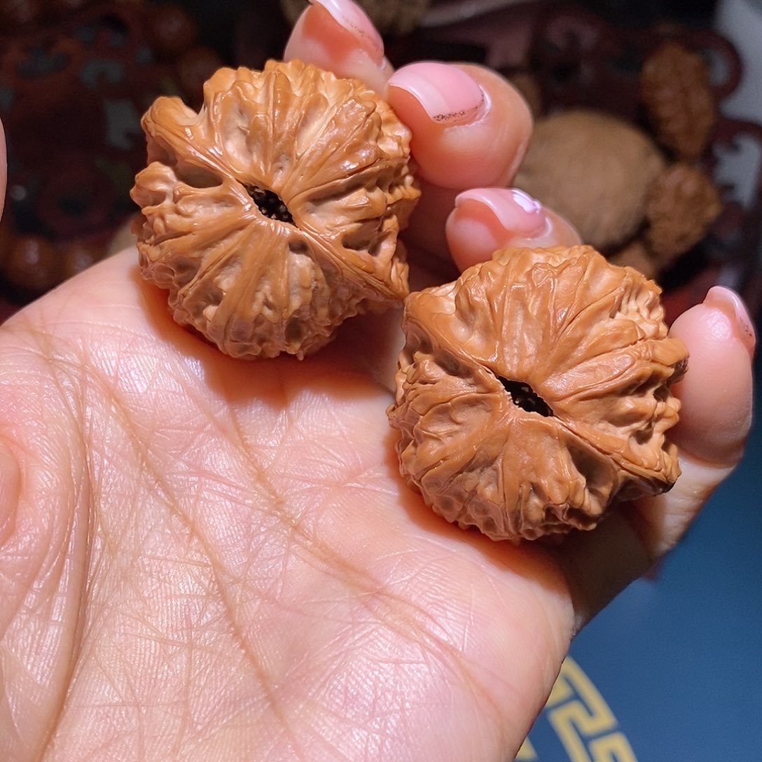 文玩核桃把件37荔枝纹