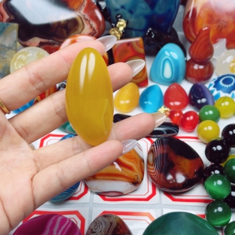 玛瑙/玉髓耳钉未镶嵌