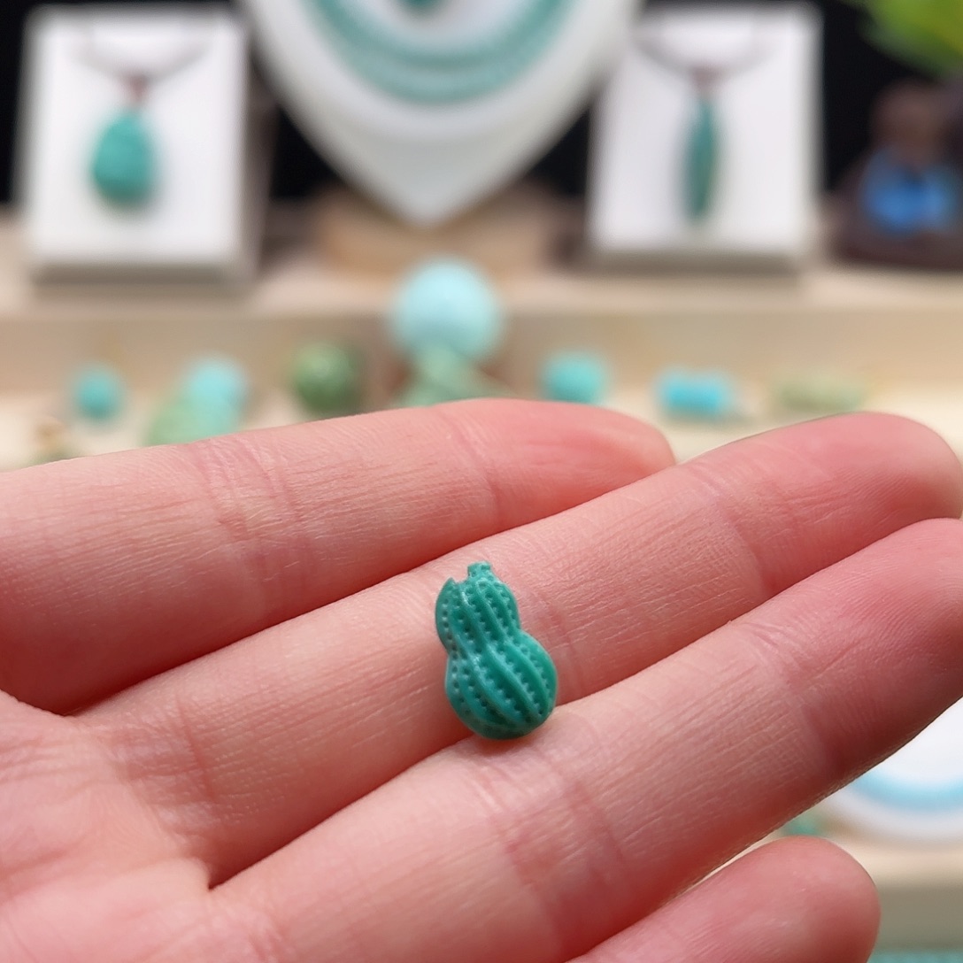 绿松石配饰未镶嵌