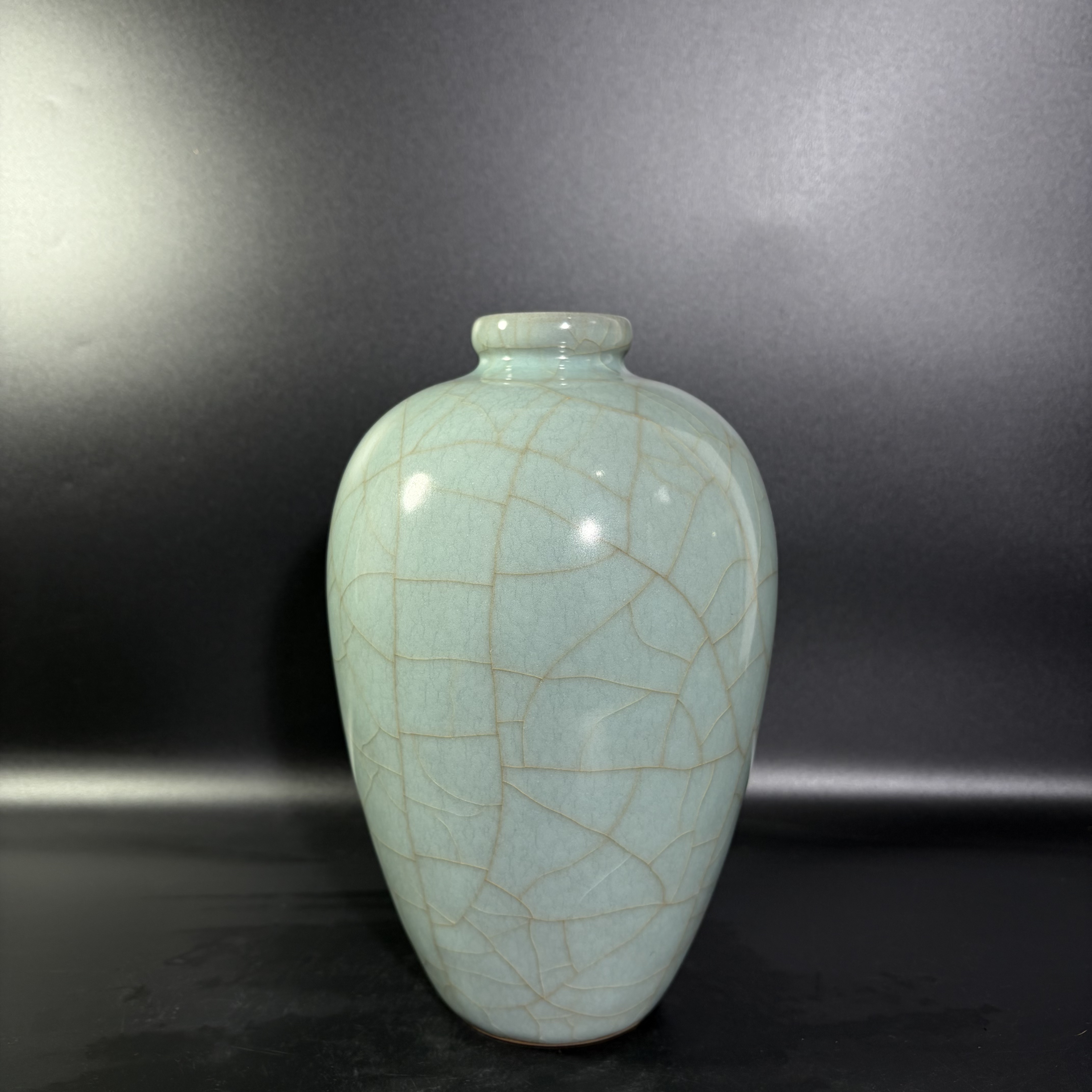 官窑冰纹梅瓶，喜欢可私聊或拍下！