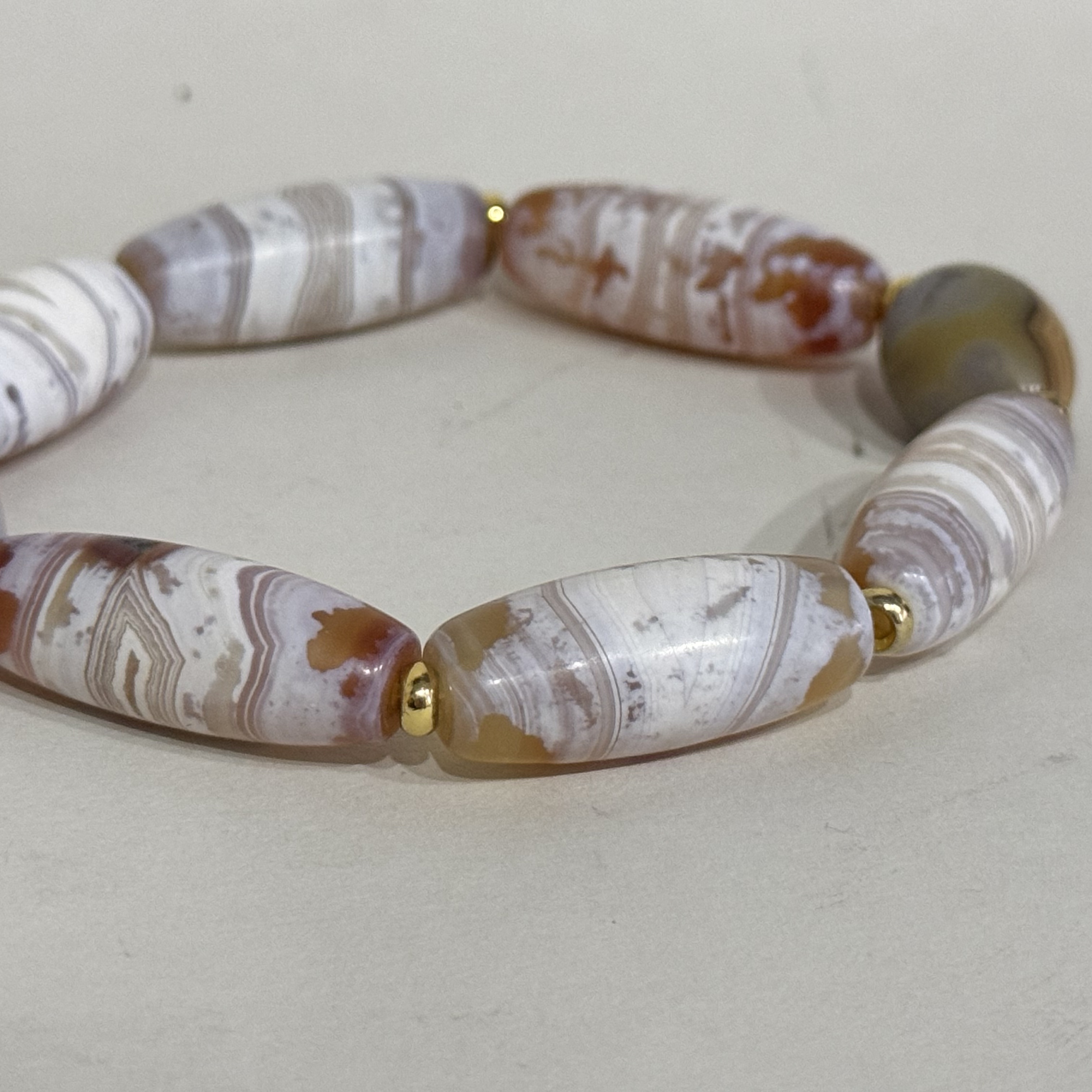 5 创汇期缠丝玛瑙珠串