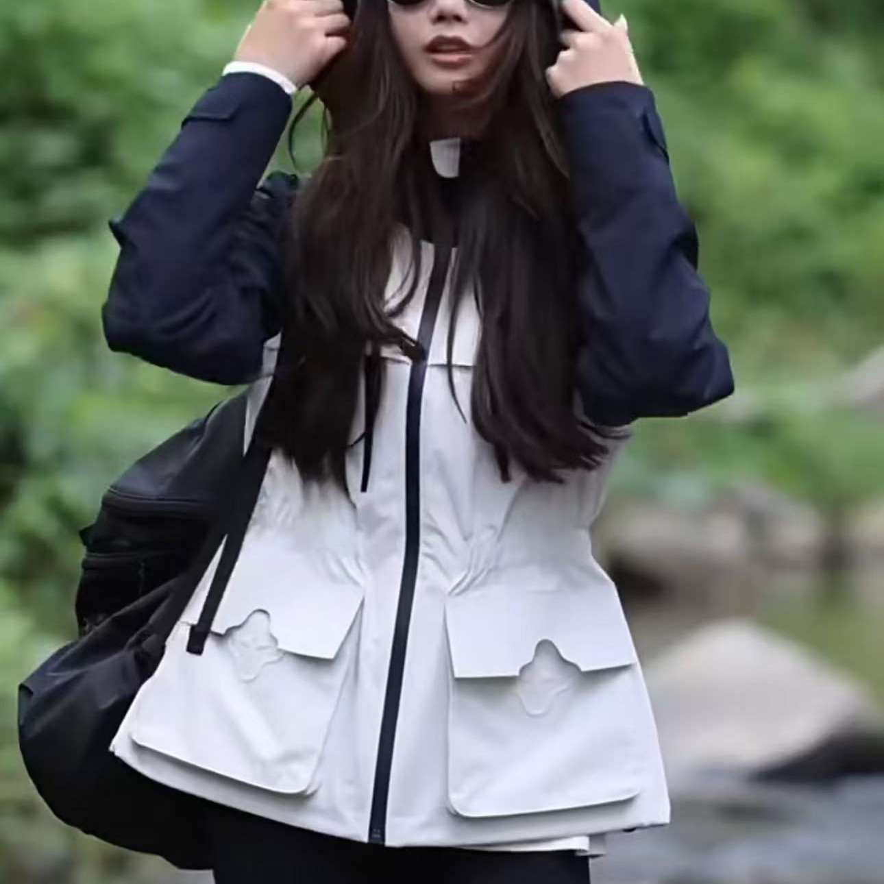 长袖拉链女拼接连帽常规款户外冬季羽绒服