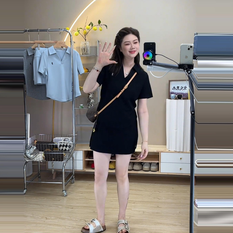 大码慵懒风别致刺绣短袖t恤女夏季胖mm显瘦polo领上衣半身裙套装