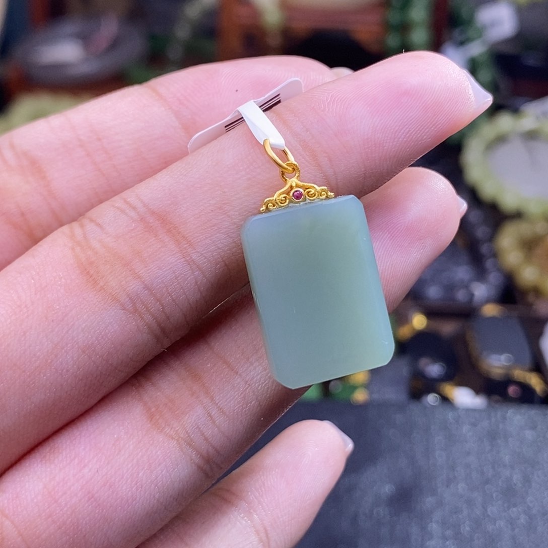 和田玉早间福利价银镶碧玉粉青无事牌未镶嵌