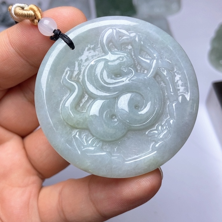 翡翠未镶嵌颈饰翡翠