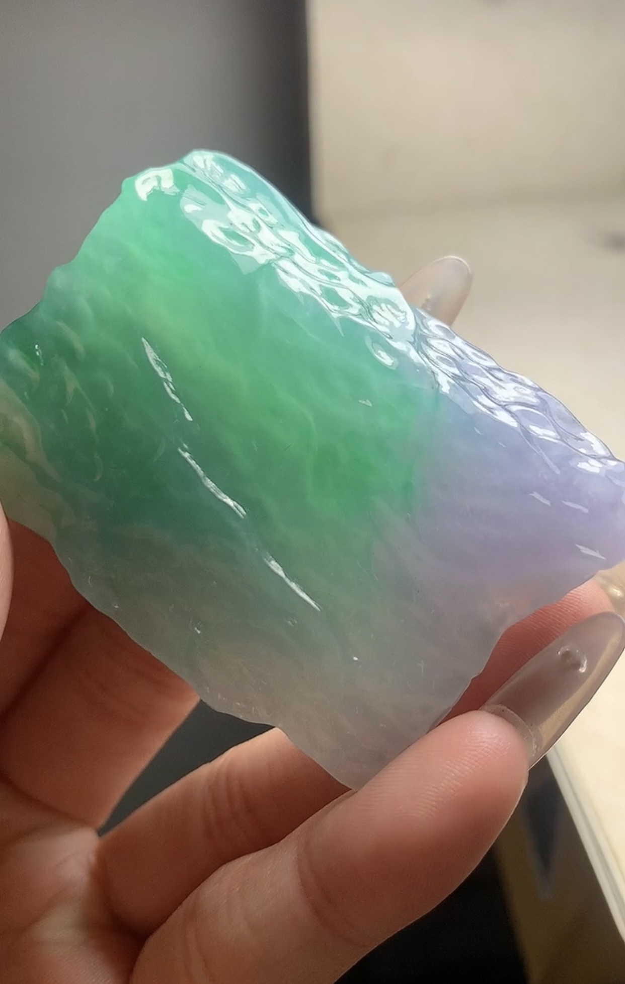 天然缅甸翡翠春彩料挂件