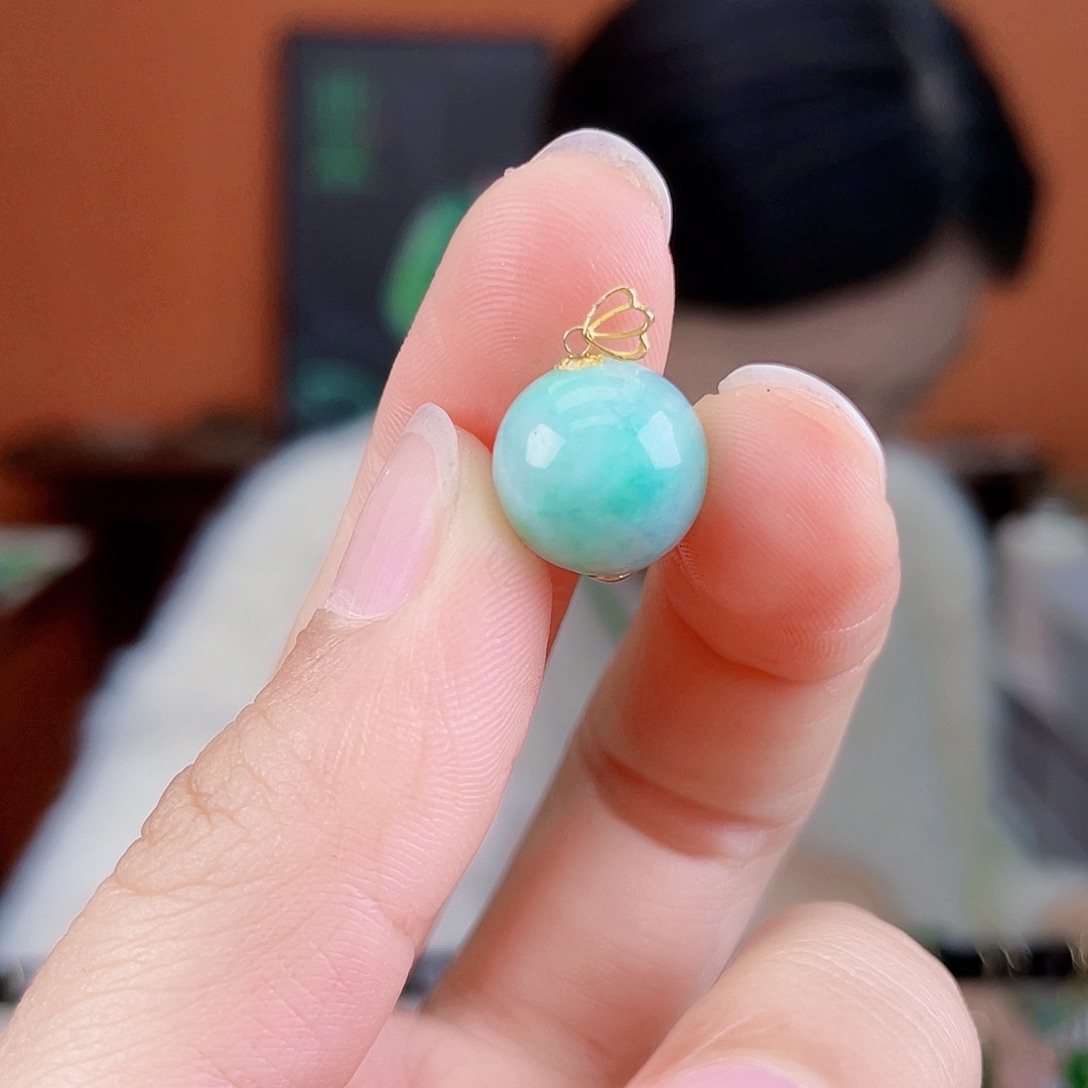 翡翠18K金镶嵌耳饰