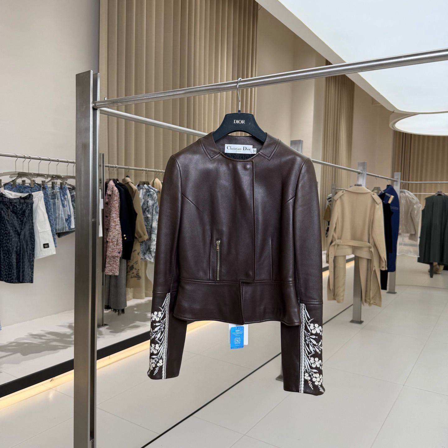 99新 DIOR/迪奥 棕色刺绣正肩皮衣 36码 GM005863