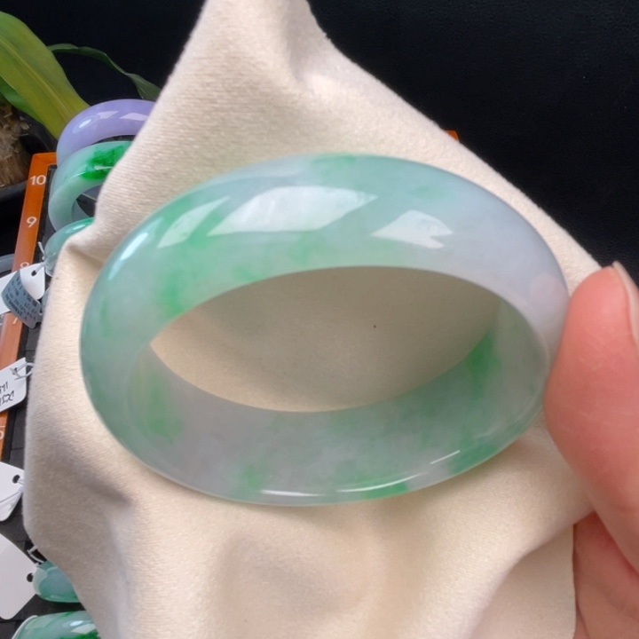 翡翠未镶嵌手镯（贵妃镯）缅甸翡翠