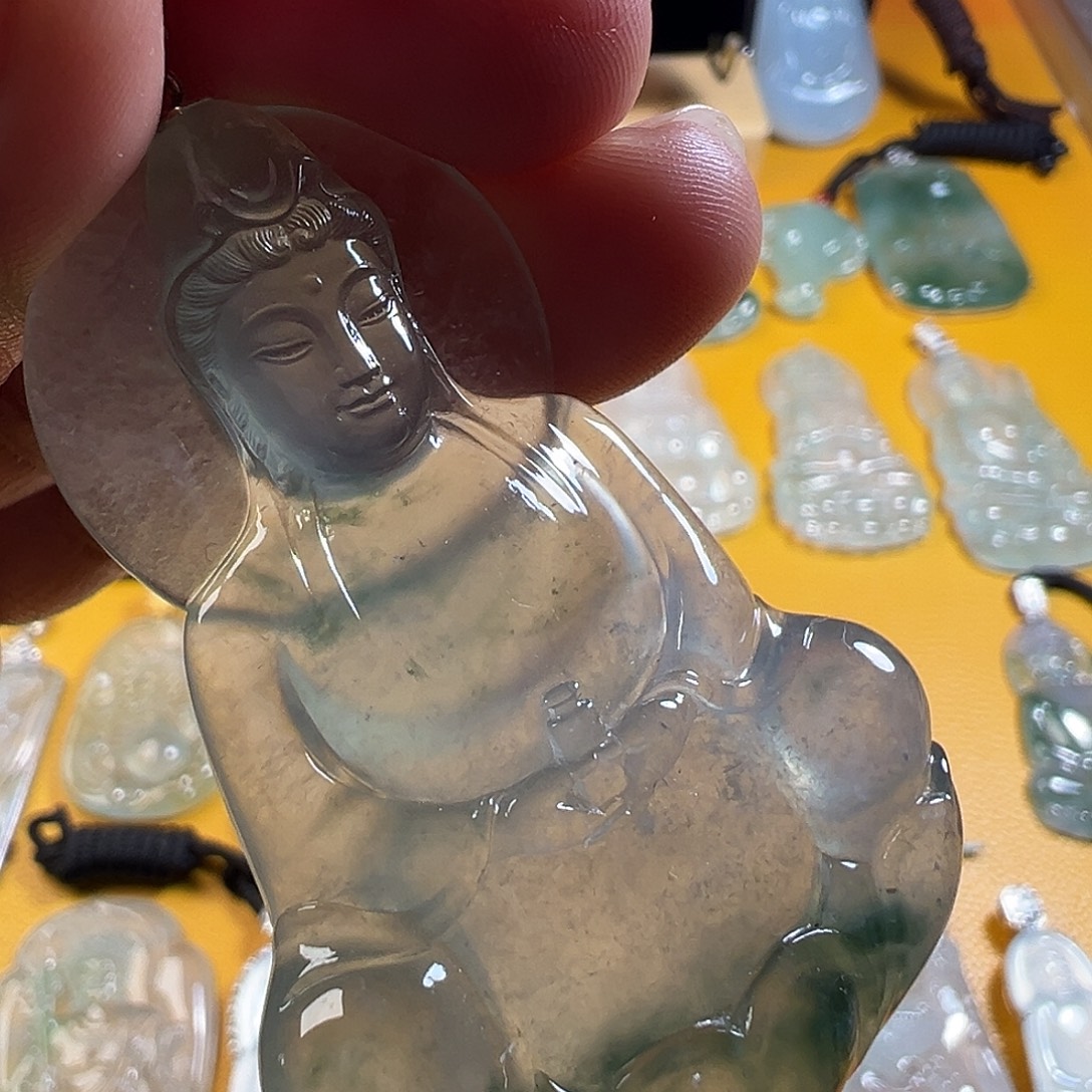 翡翠18K金镶嵌颈饰高冰飘蓝花厚装素衣