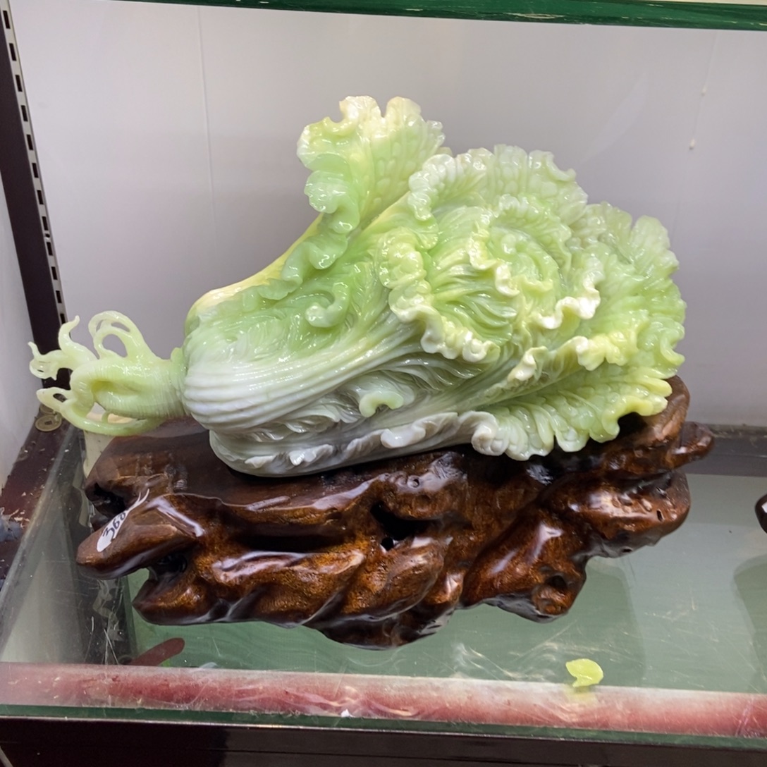 蛇纹石玉（覆膜）未镶嵌珠宝奇石