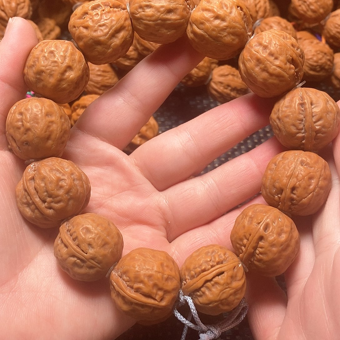 文玩核桃手串大光头