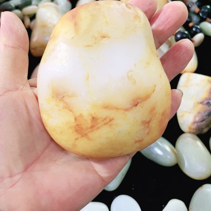 阿***勇和田玉（糖玉）未镶嵌车挂