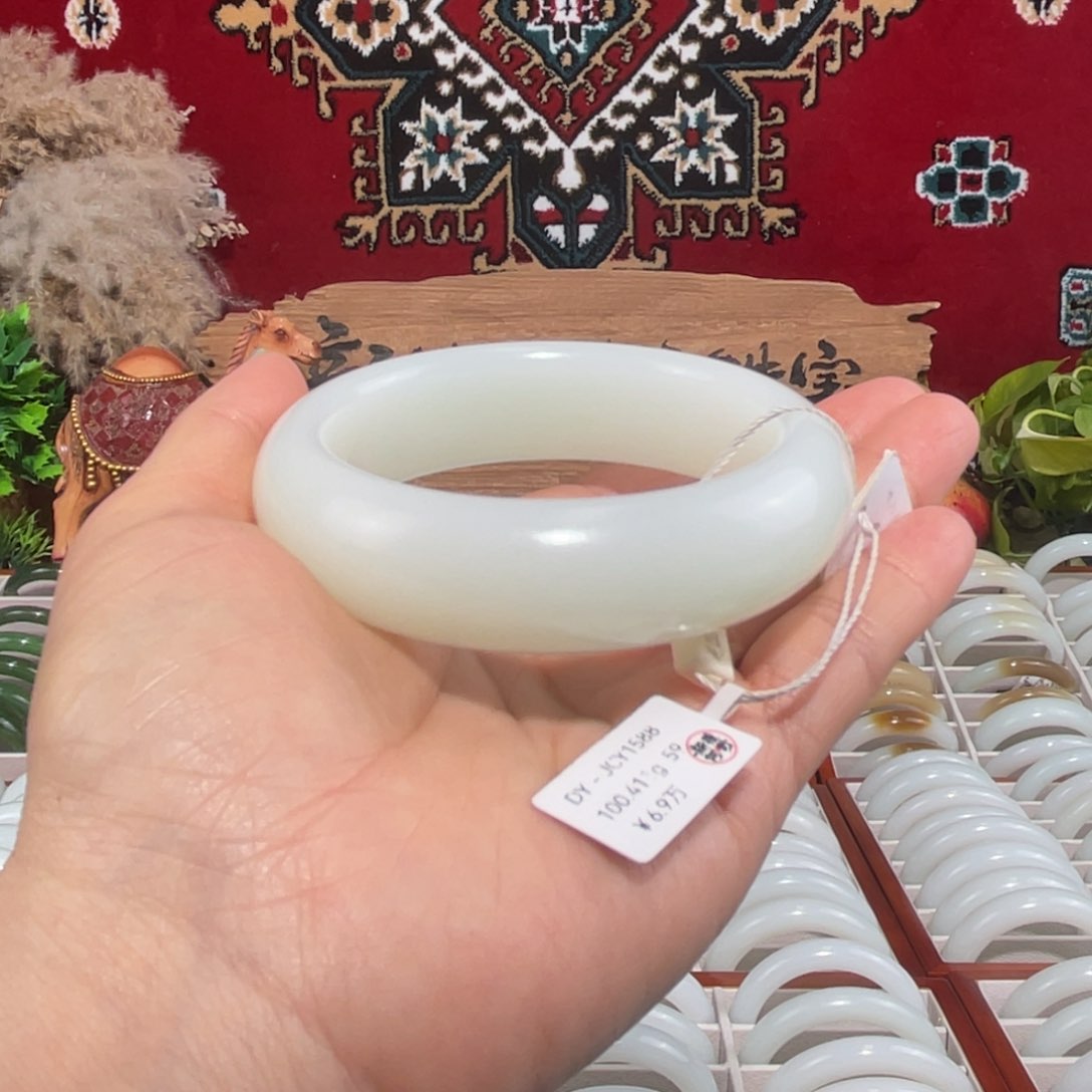 未镶嵌手镯和田玉天然且末老料轮胎