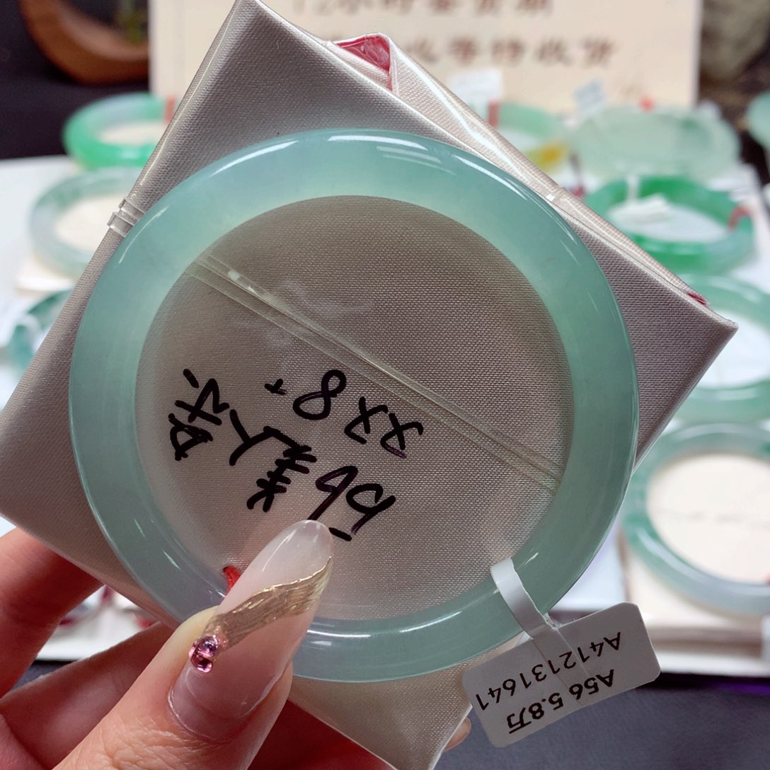 翡翠手镯（圆镯）未镶嵌22（6号）