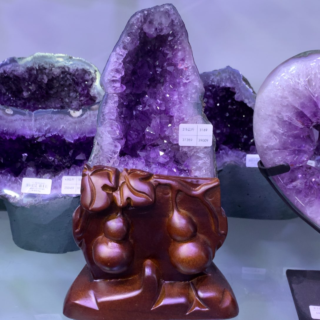 未镶嵌大型摆件（非配饰）紫晶巴西原矿绿皮金洞