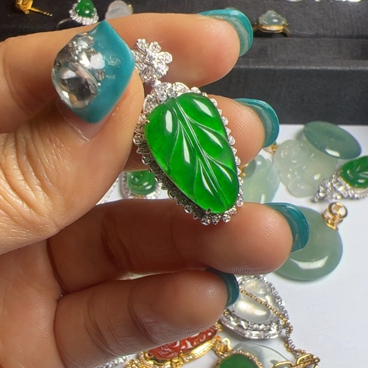 翡翠吊坠(不含链)18K金镶嵌翡翠18k吊坠项链