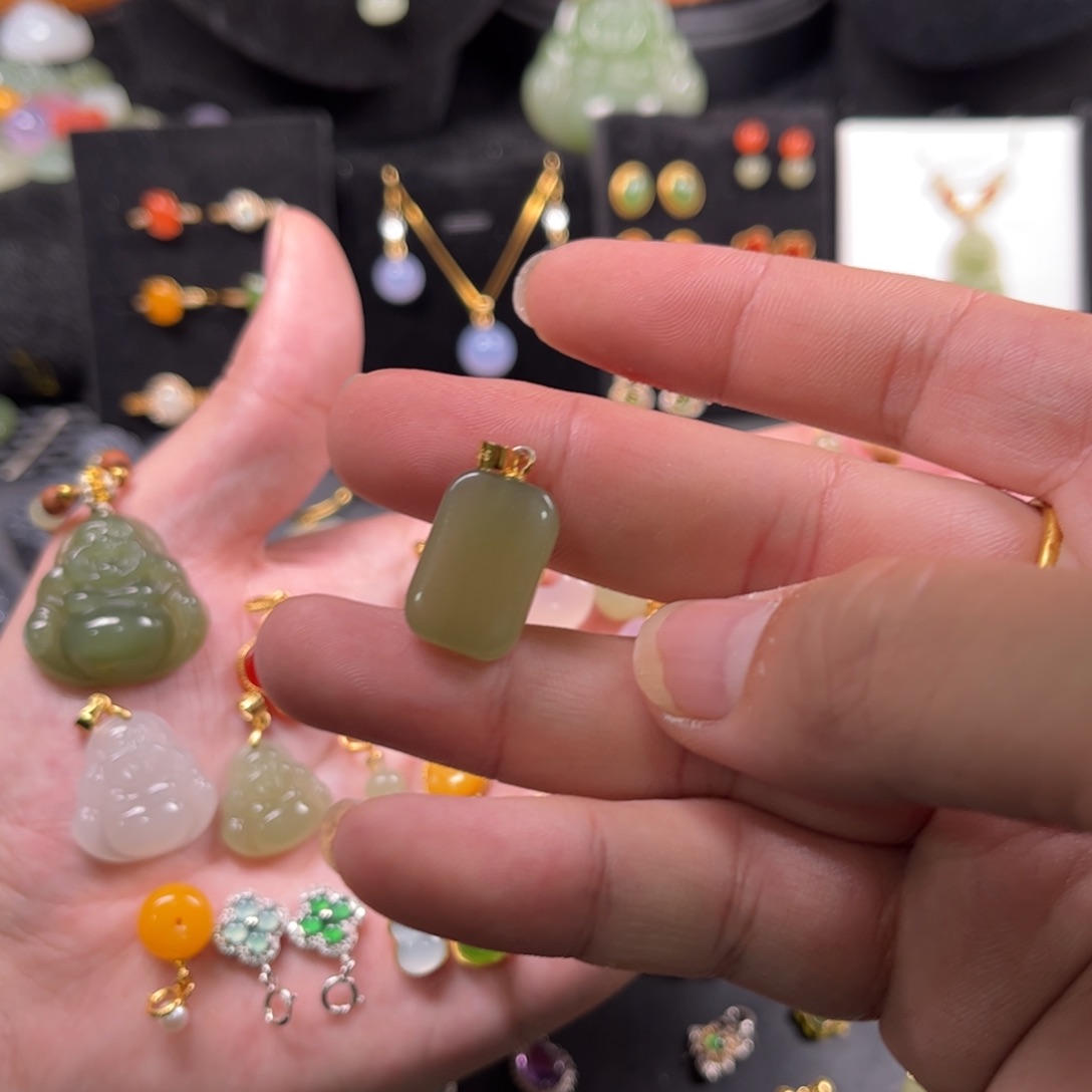 颈饰银S925镶嵌和田玉