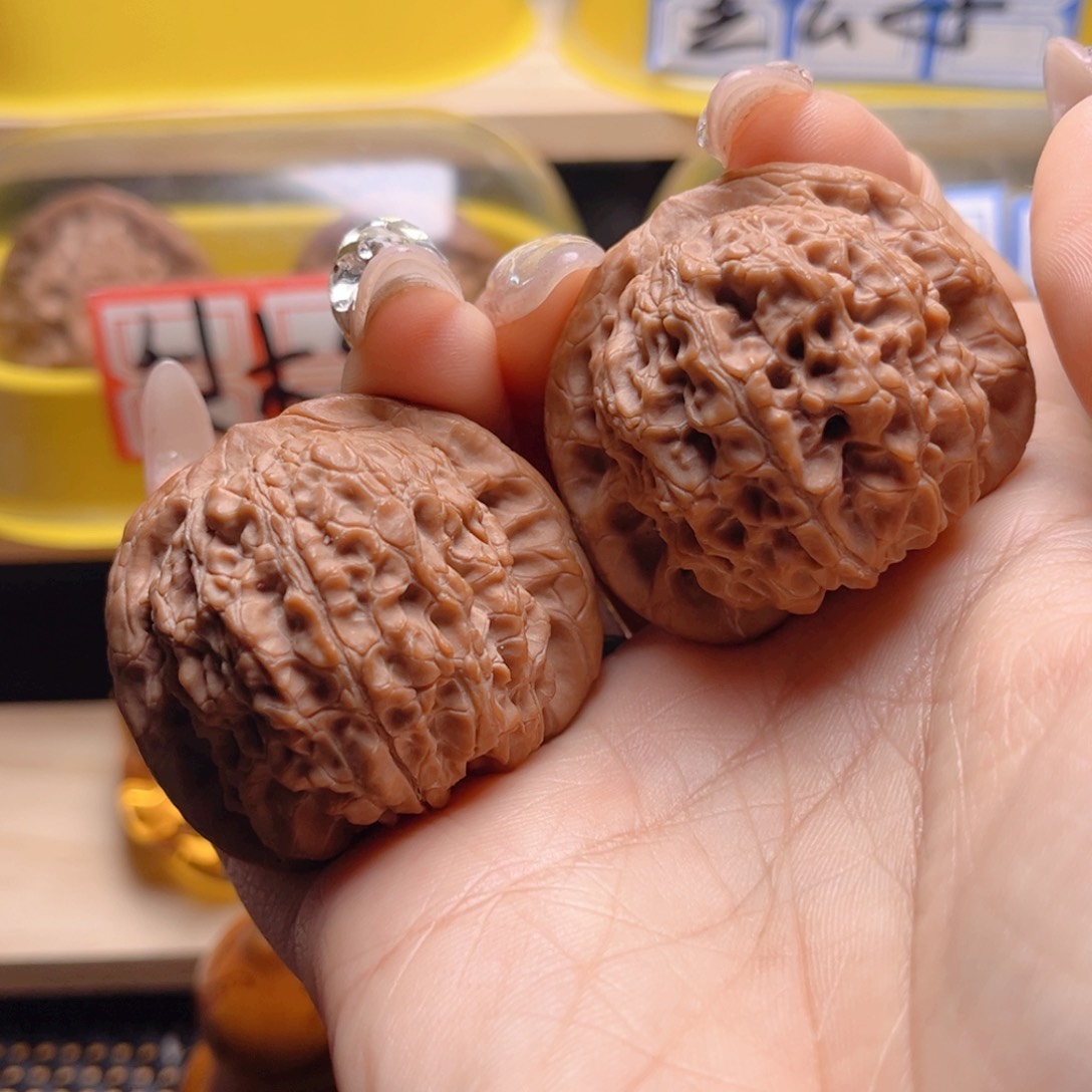 文玩核桃把件血麒麟