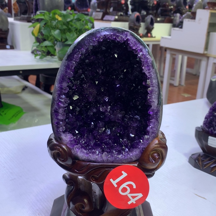 紫晶大型摆件（非配饰）未镶嵌美***上静静