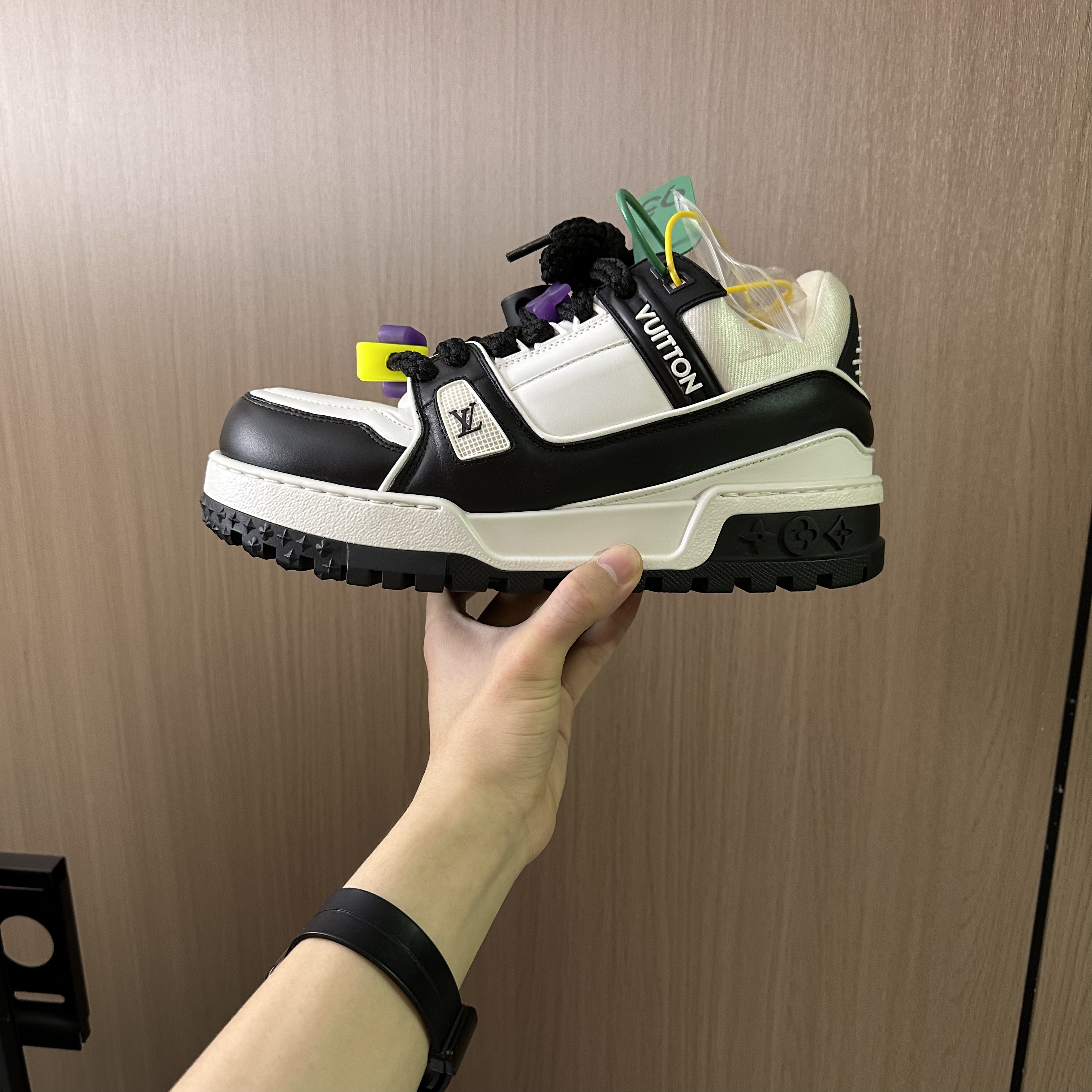 99新 LouisVuitton/路易威登 40.5码/黑白胖丁trainer休闲鞋/准新