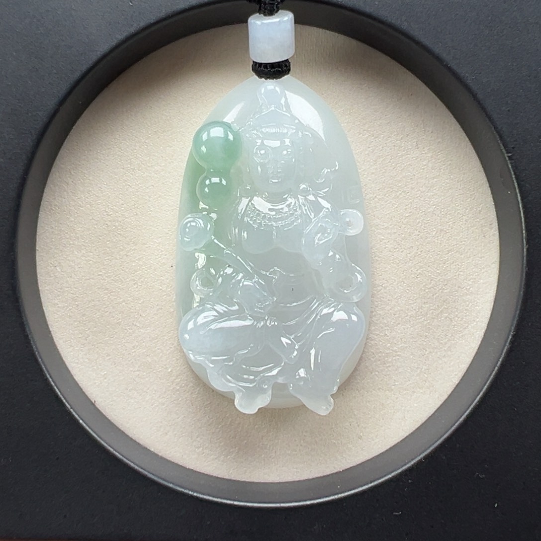 翡翠未镶嵌颈饰观音