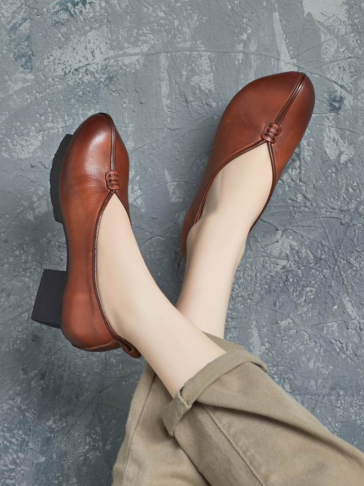 【大金优选】2025单鞋新款手工尖头真皮舒适粗跟中跟爆款防水台跟鞋