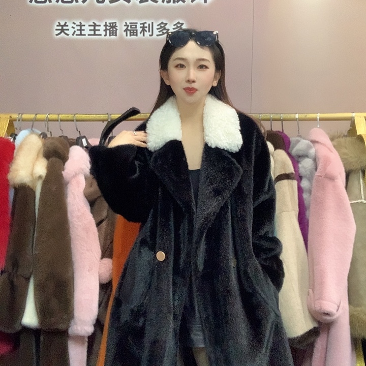 白领黑色长款外套后开衩