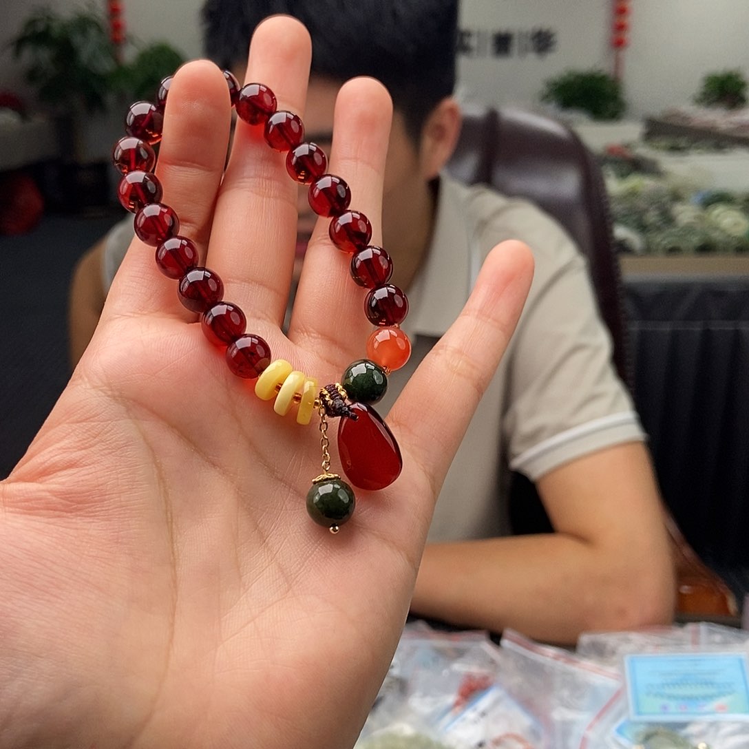 未镶嵌琥珀裸石颜色多样性发拍一发一