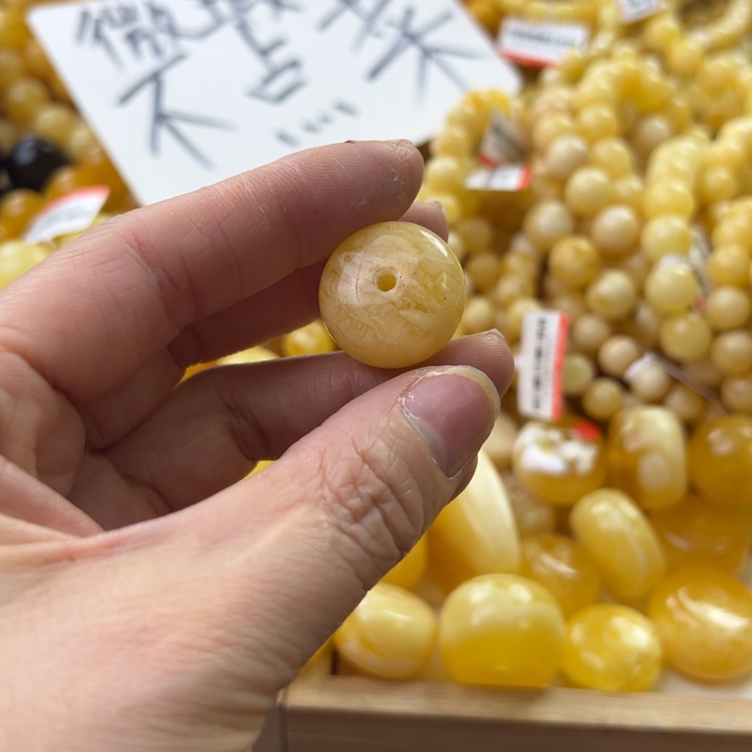 琥珀珠宝奇石未镶嵌