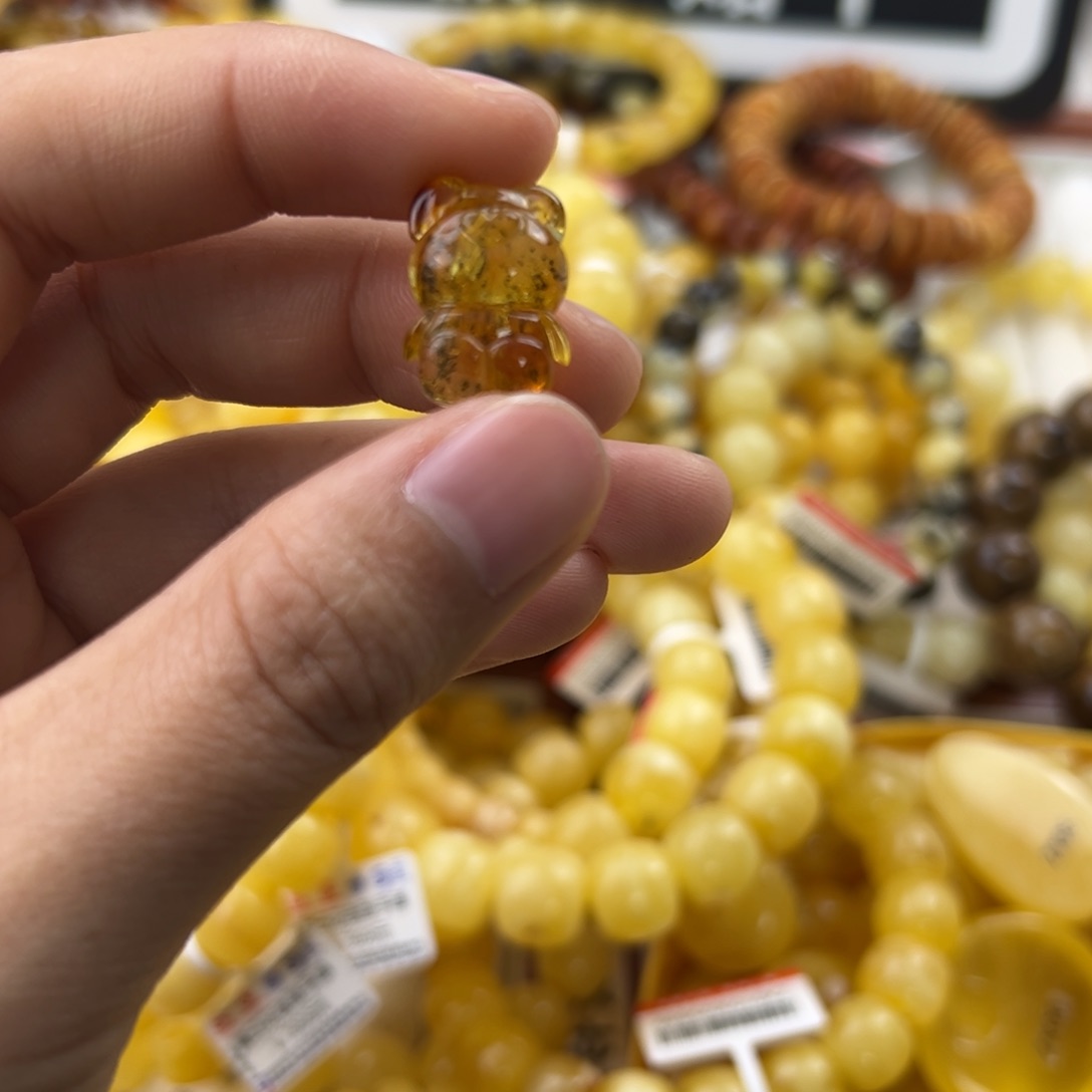 琥珀珠宝奇石未镶嵌