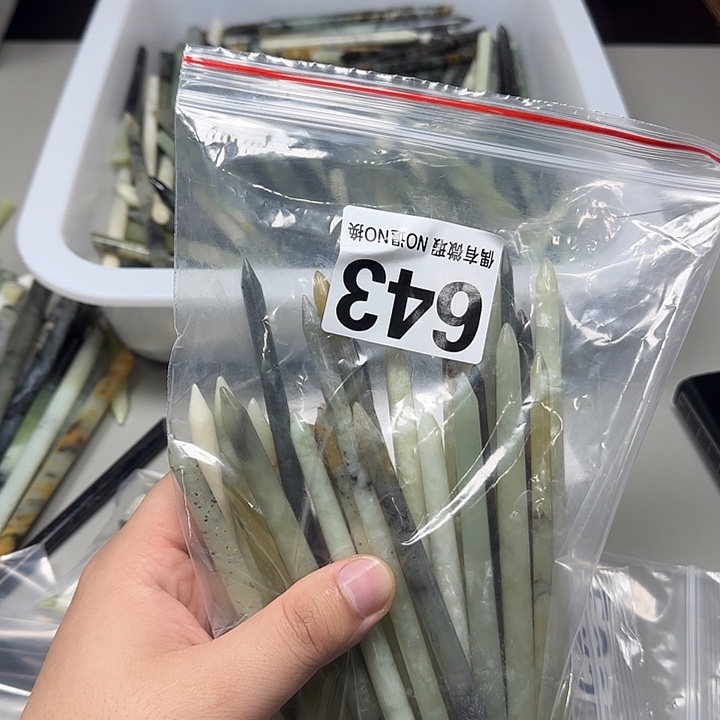 蛇纹石玉未镶嵌发饰