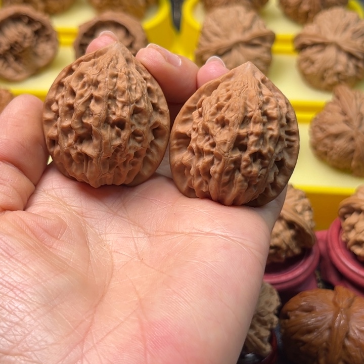 用***8吊坠桃核36全品金牛