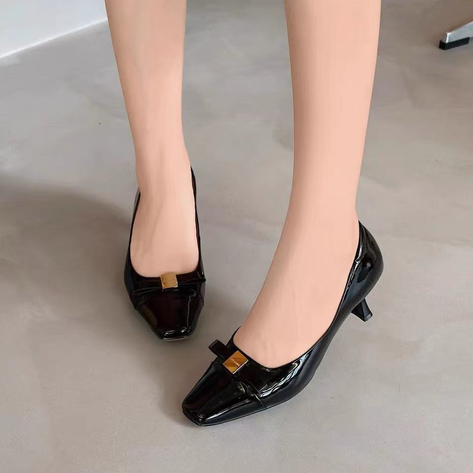 C1765 黑色 时尚方头舒适粗跟真皮蝴蝶结浅口女单鞋