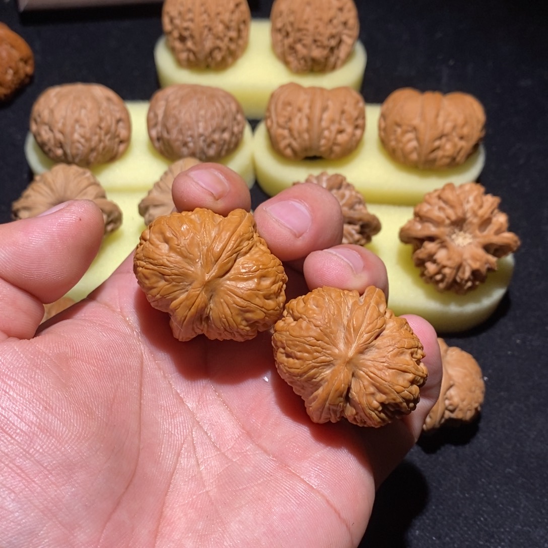 冷***手文玩核桃吊坠40元宝