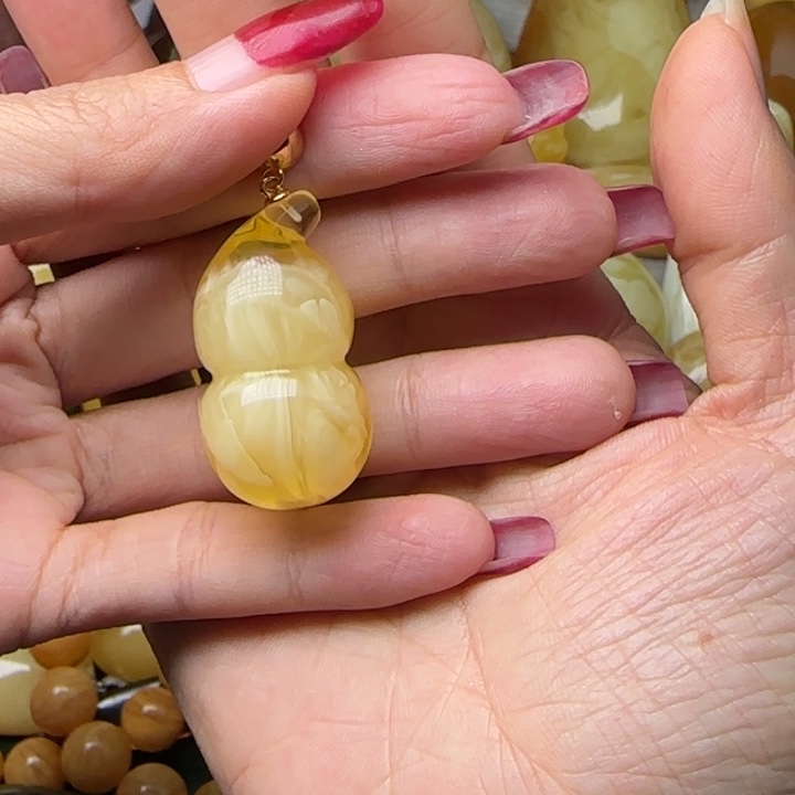 琥珀未镶嵌手链吊坠