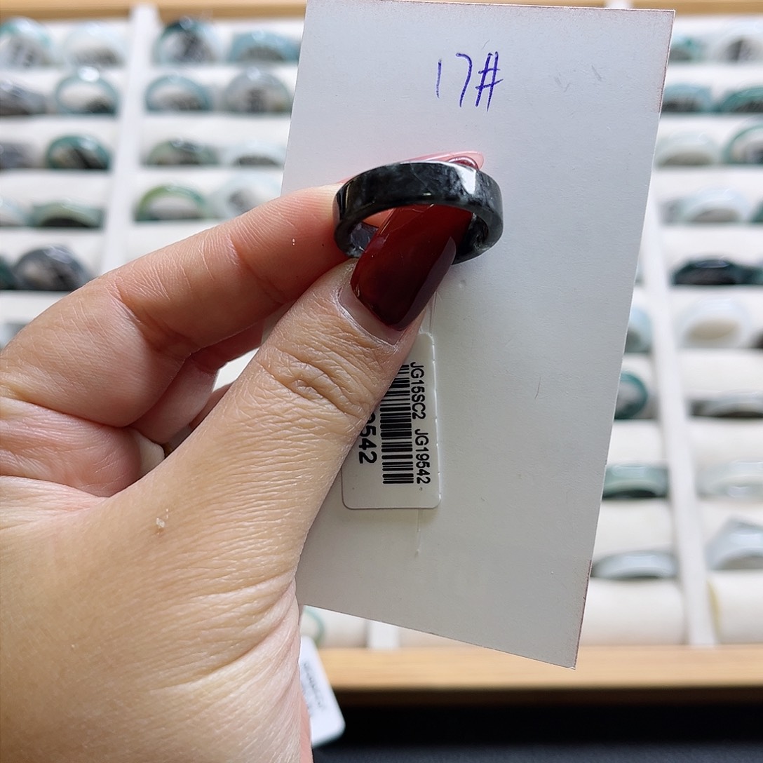 翡翠戒指未镶嵌翡翠