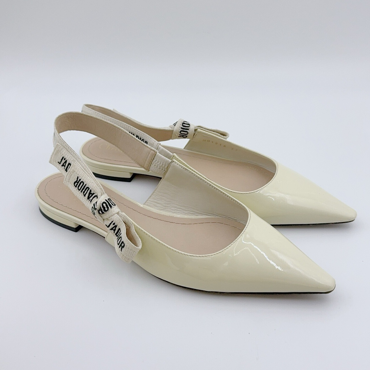 95新 DIOR/迪奥 37码/米色平底小猫跟/ys00397