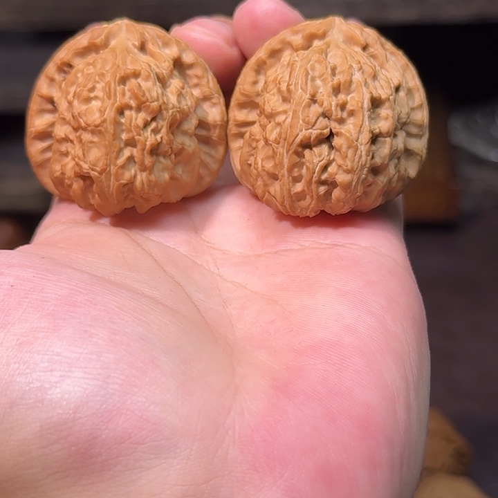 文玩核桃吊坠43全品白狮子，47g 