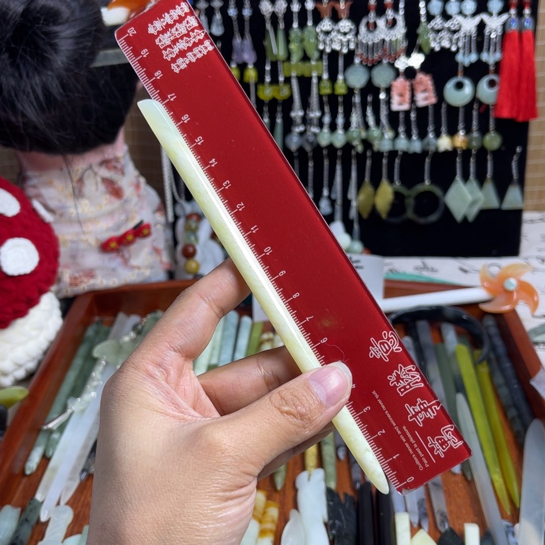 蛇纹石玉发饰未镶嵌